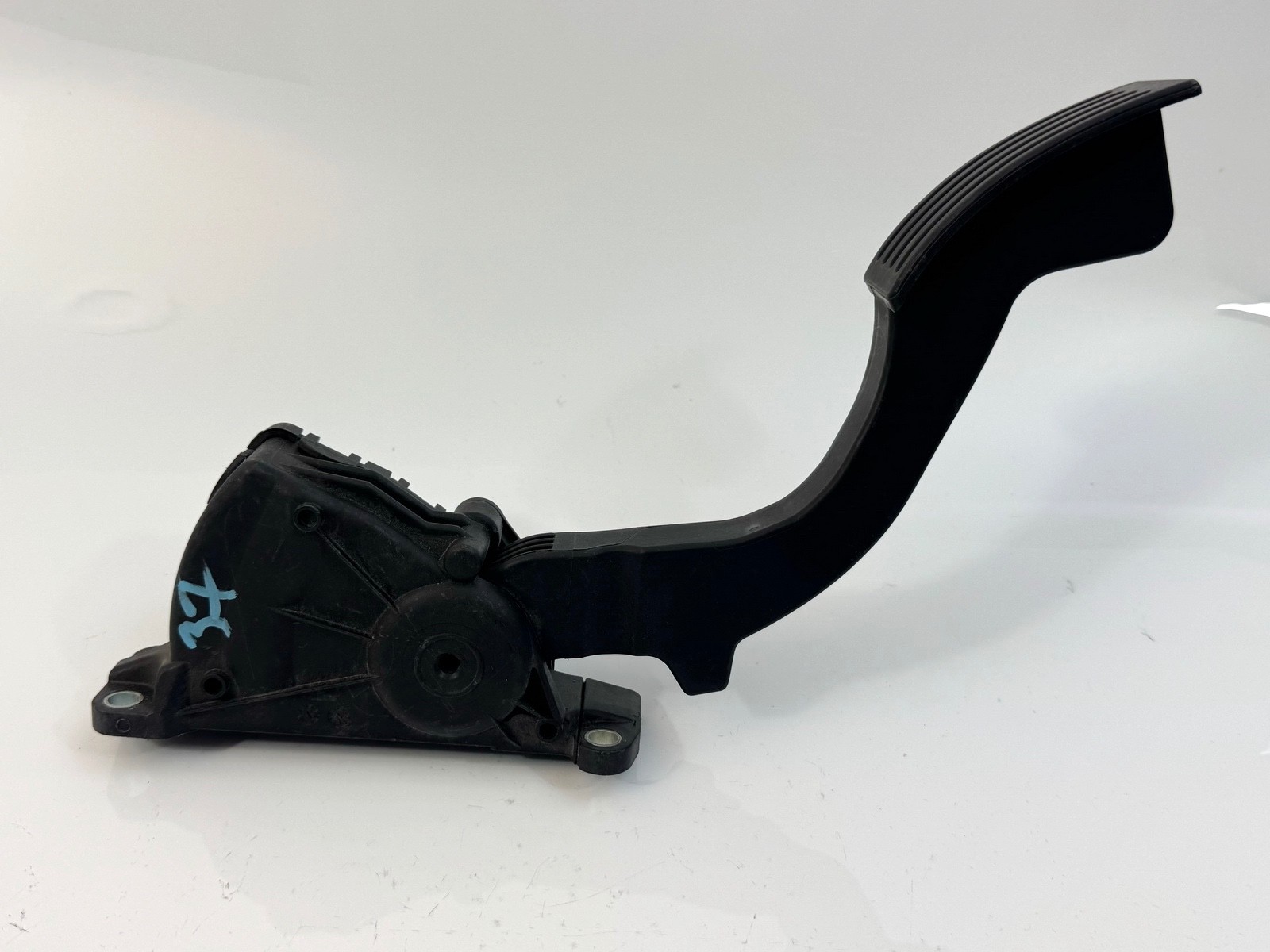 10-15 MAZDA 3 ACCELERATOR GAS TRAVEL SENSOR PEDAL ASSEMBLY