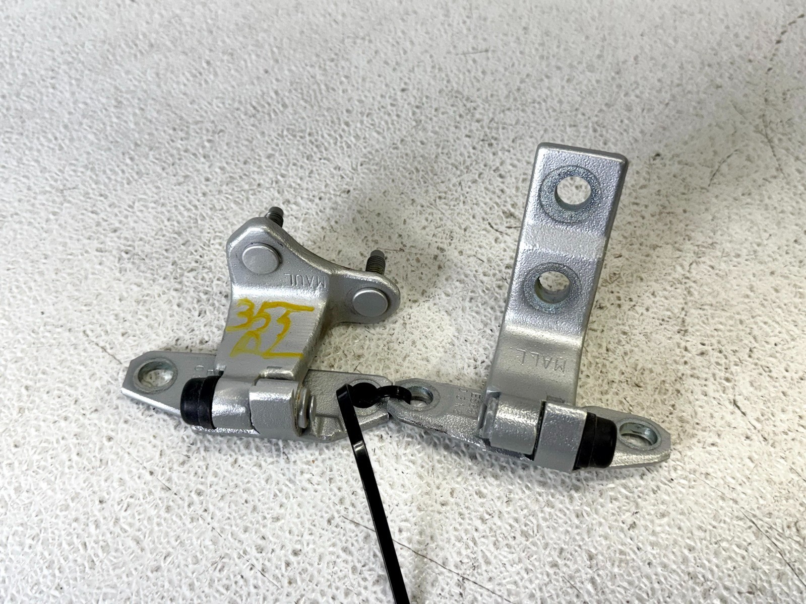 14-24 INFINITI Q50 REAR LEFT LH DRIVER SIDE DOOR UPPER & LOWER HINGE SET