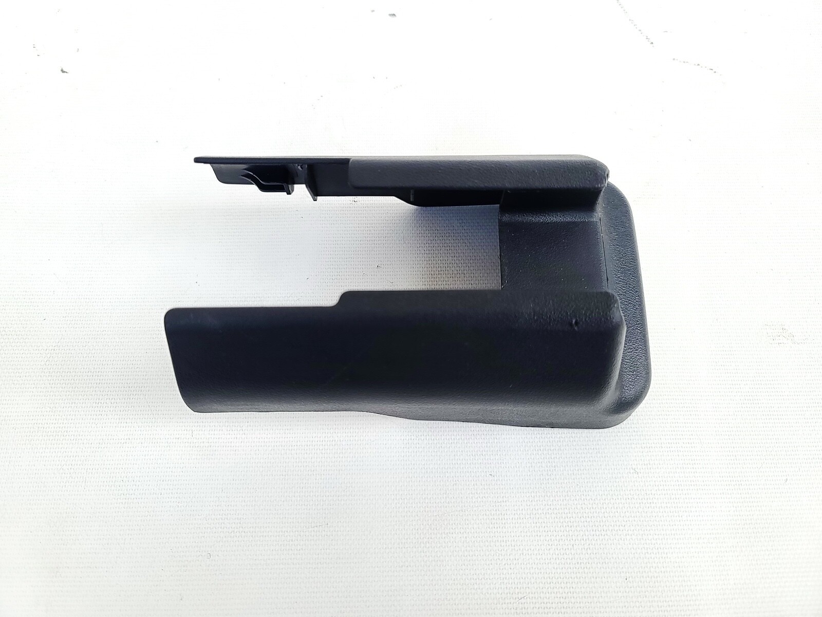 13-20 INFINITI JX35 QX60 REAR RIGHT RH PASS SIDE SEAT TRACK END COVER TRIM