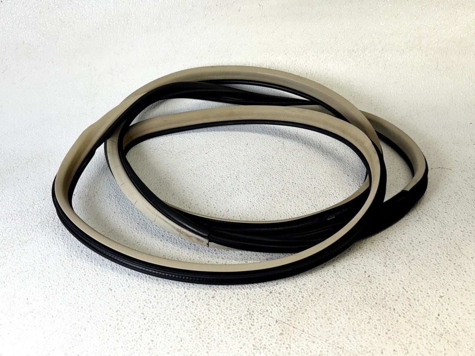 10-14 SUBARU OUTBACK FRONT LEFT LH DRIVER SIDE WEATHERSTRIP RUBBER SEAL