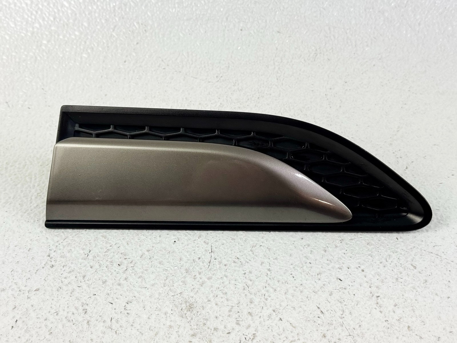 15-19 LAND ROVER DISCOVERY SPORT FRONT LEFT LH DRIVER SIDE FENDER MOLDING