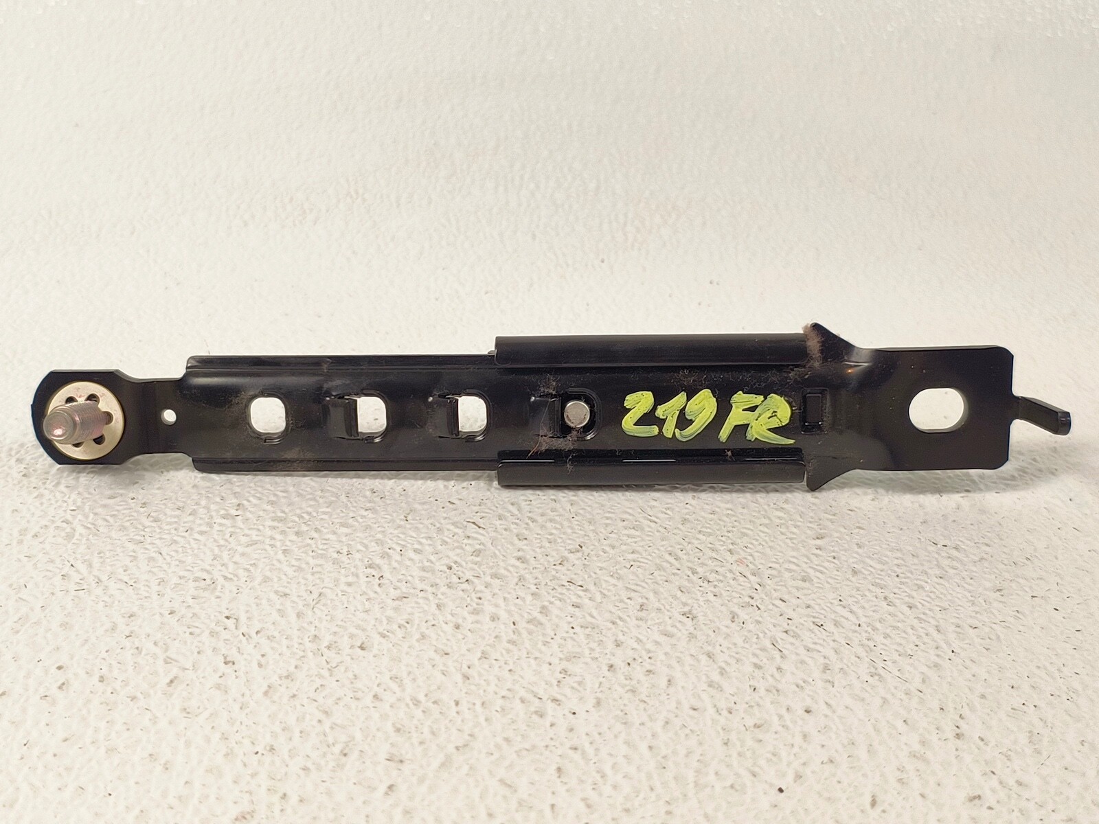 14-20 MITSUBISHI OUTLANDER FRONT RIGHT PASS SIDE SEATBELT HEIGHT ADJUSTER