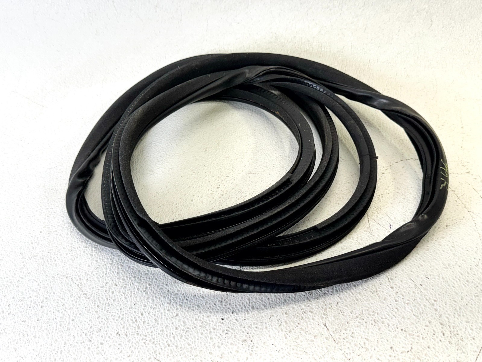 13-20 INFINITI JX35 QX60 FRONT LEFT LH DRIVER SIDE WEATHERSTRIP RUBBER SEAL