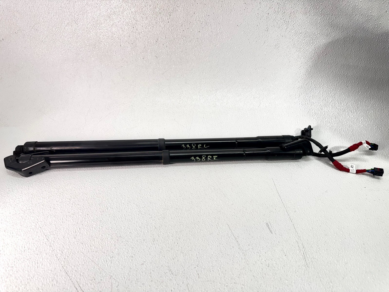 16-20 INFINITI QX60 REAR LEFT & RIGHT TAILGATE LID LIFT SUPPORT SHOCK STRUT