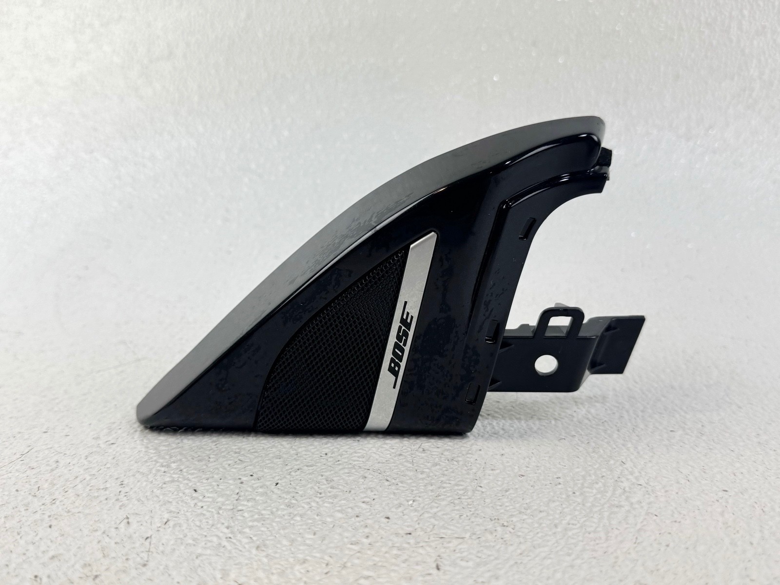 17-19 INFINITI QX30 FRONT LEFT DRIVER LH SIDE DOOR CORNER SPEAKER COVER