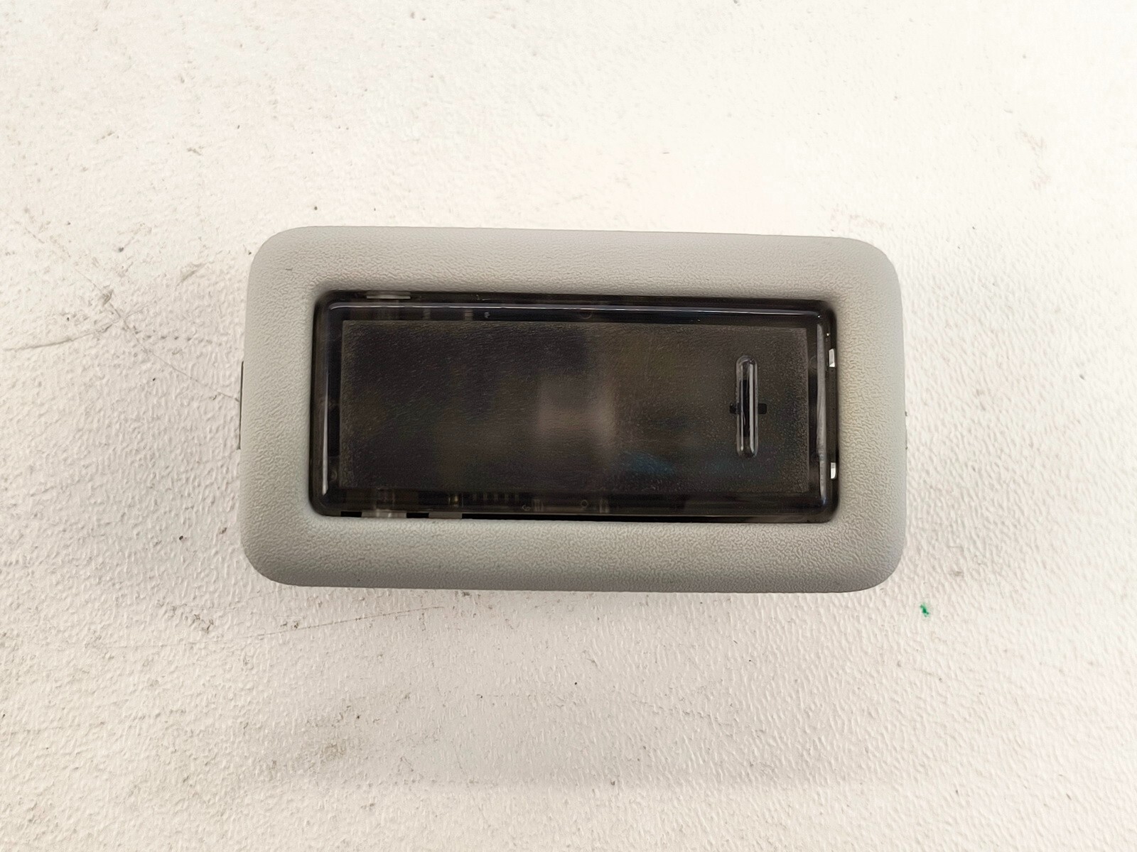 15-23 LAND ROVER DISCOVERY SPORT REAR LEFT OR RIGHT ROOF DOME READING LAMP