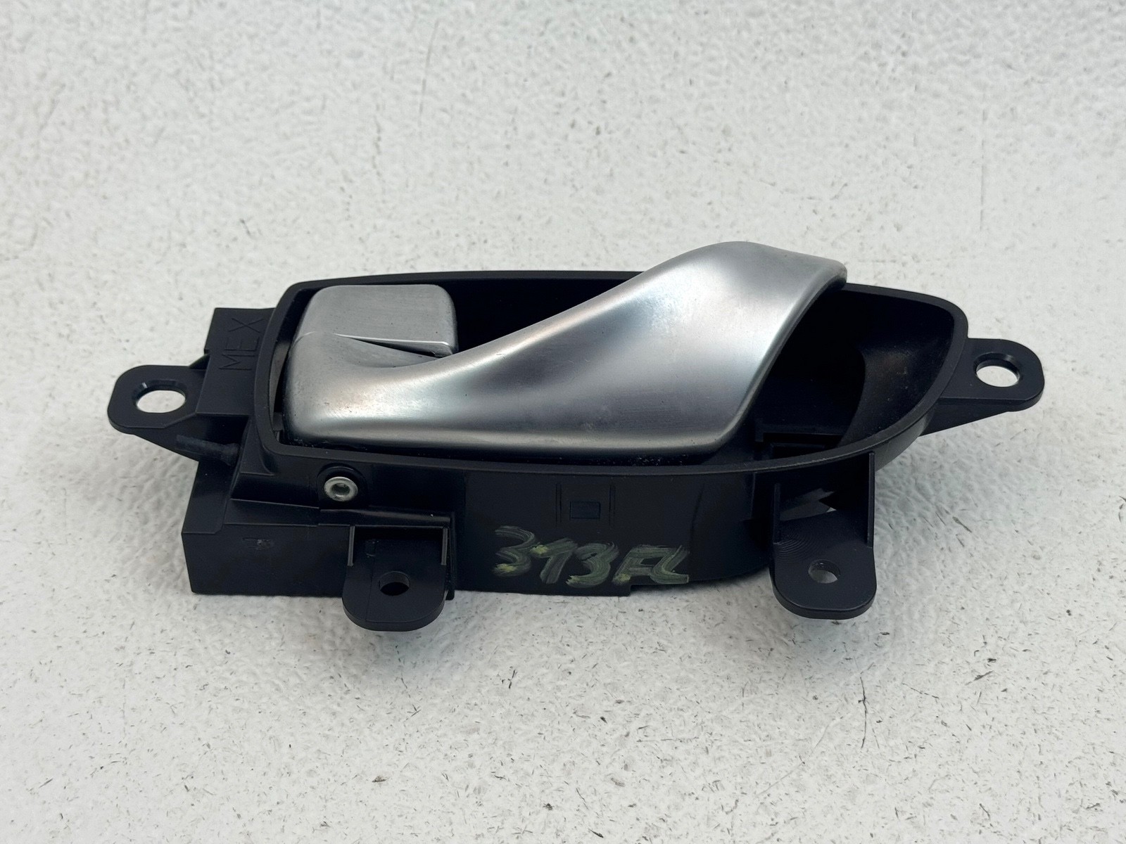 13-20 INFINITI JX35 QX60 FRONT LEFT DRIVER SIDE DOOR INTERIOR HANDLE BEZEL