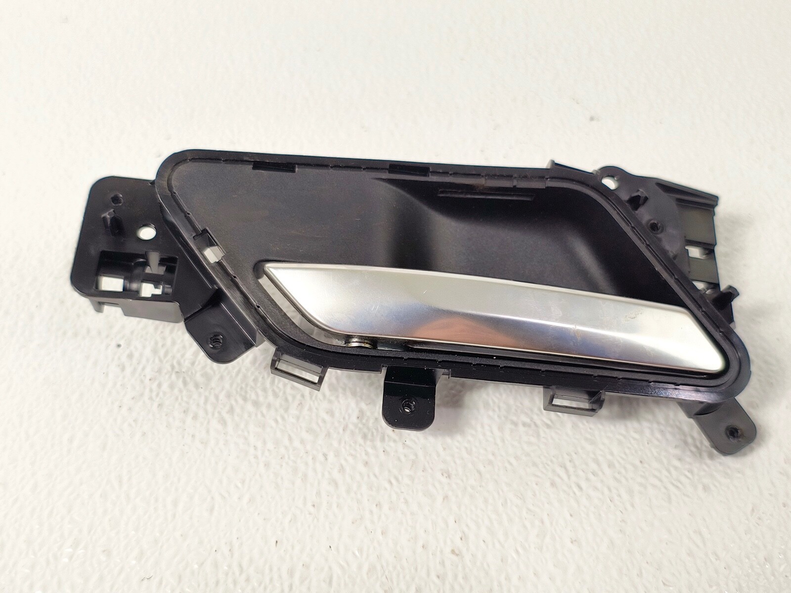 16-20 JAGUAR XE FRONT LEFT DRIVER SIDE DOOR INTERIOR HANDLE BEZEL COVER TRIM