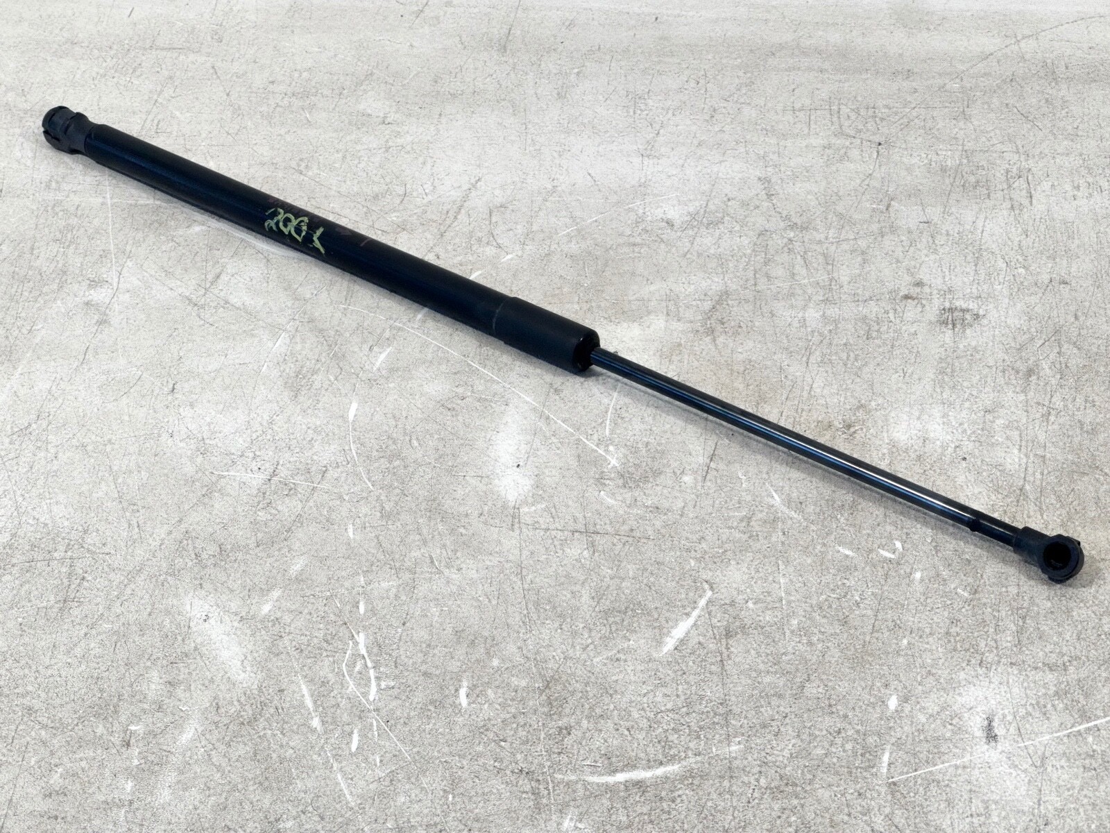 17-19 INFINITI QX30 FRONT LEFT DRIVER SIDE HOOD BONNET CYLINDER STRUT LIFT