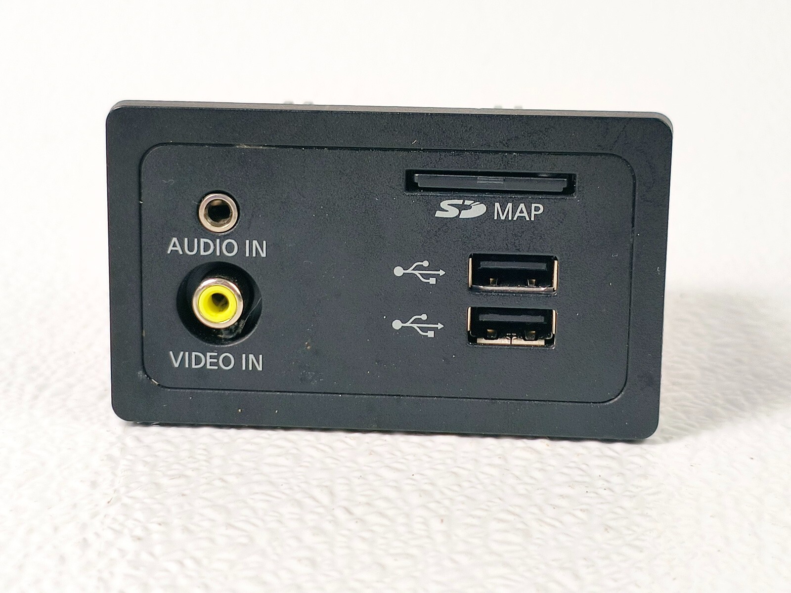 13-20 INFINITI QX60 CENTER CONSOLE USB AUX PORT SD MAP CONTROL MODULE UNIT