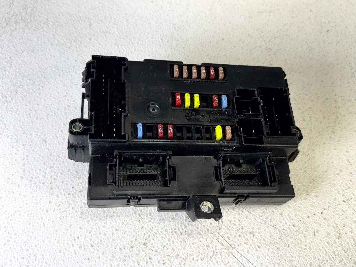 19-21 RAM PROMASTER CABIN FUSE RELAY JUNCTION BOX BLOCK MODULE
