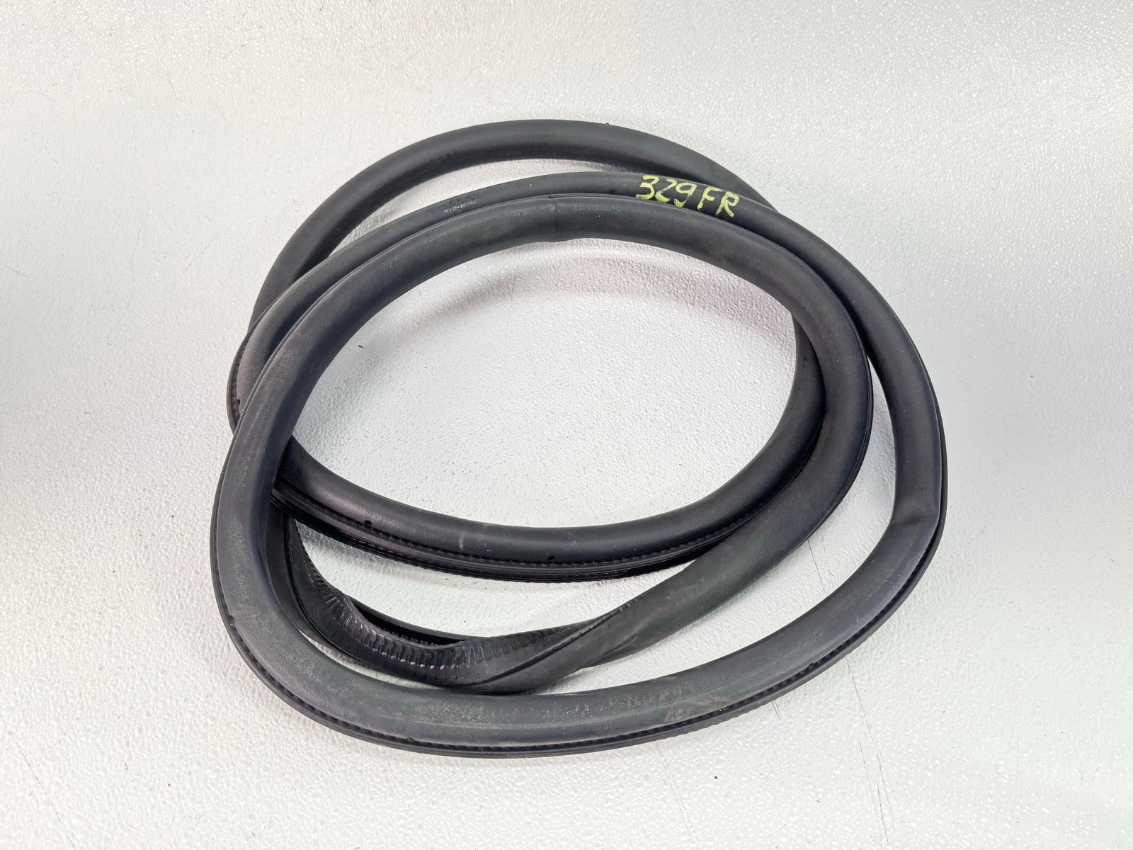 13-20 LINCOLN MKZ FRONT RIGHT RH PASS SIDE DOOR WEATHERSTRIP RUBBER SEAL