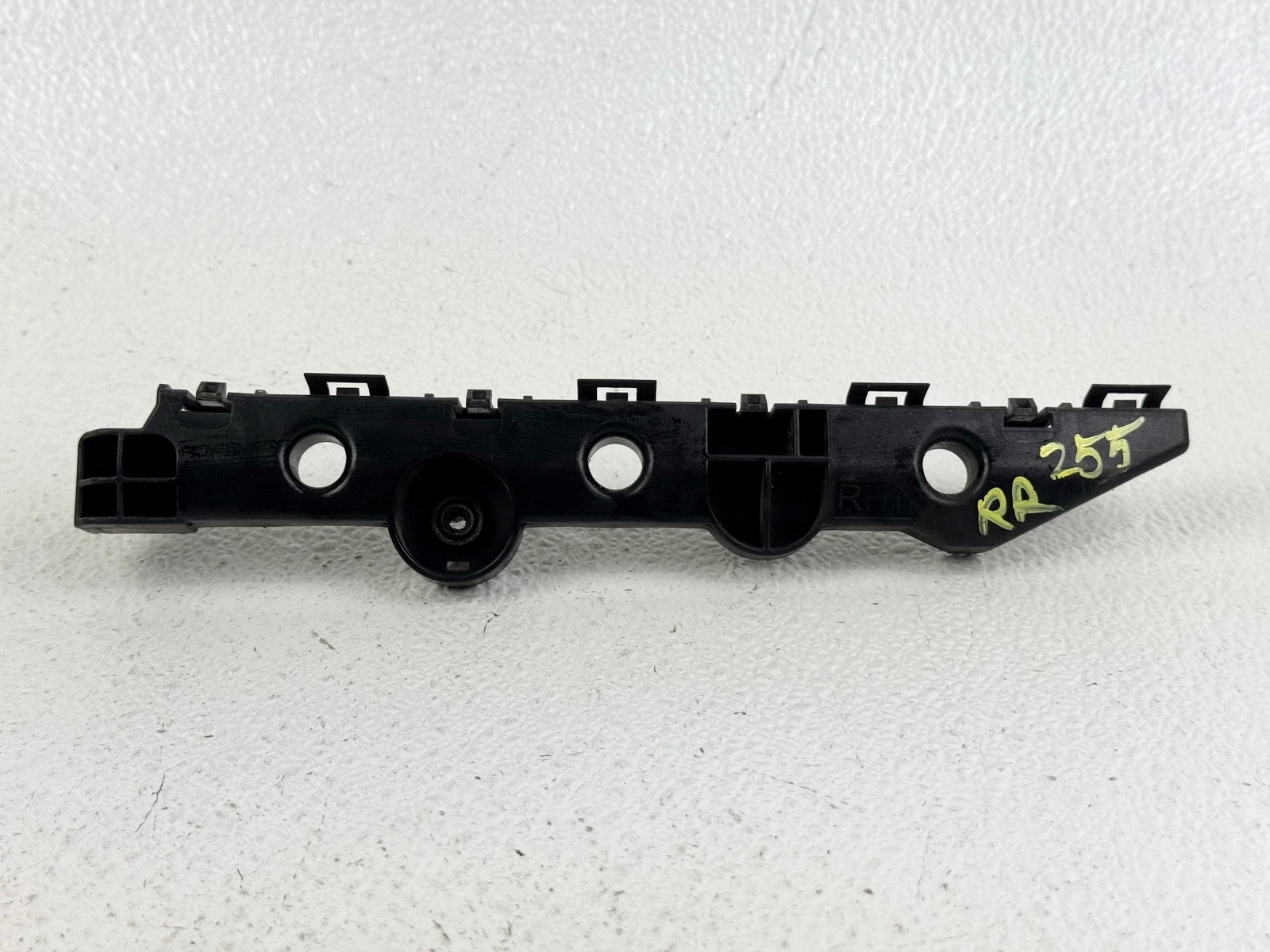 14-23 INFINITI Q50 BUMPER REAR RIGHT PASS RH SIDE BRACKET MOUNT RETAINER