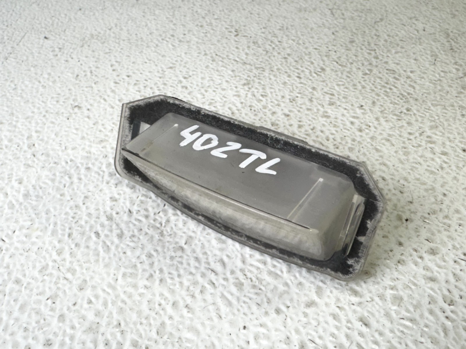 14-20 MITSUBISHI OUTLANDER REAR LEFT LH DRIVER SIDE LICENCE PLATE LIGHT LAMP