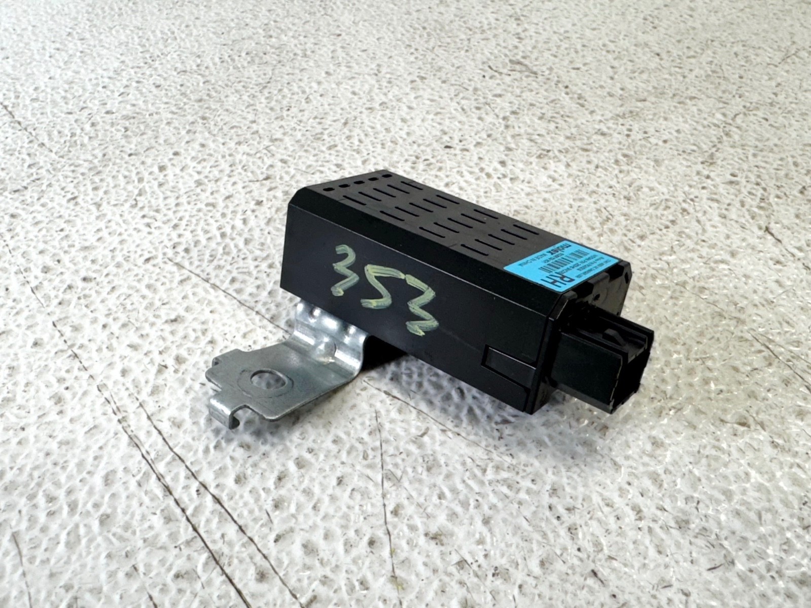 16-20 INFINITI QX60 RIGHT SIDE USB DC CHARGER PORT MEDIA HUB MODULE UNIT