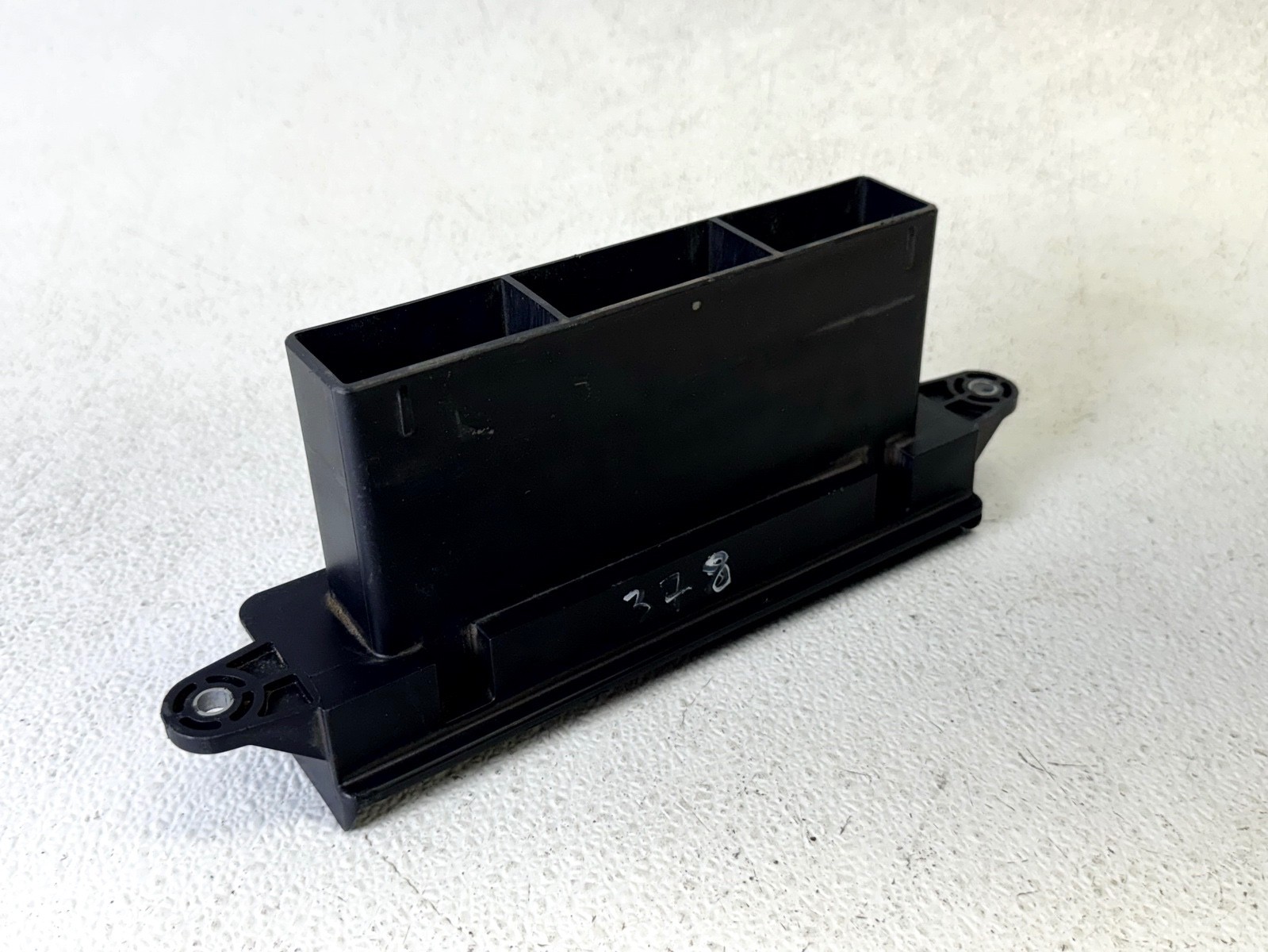 15-21 KIA SEDONA ENGINE MOTOR AIR INTAKE DUCT EXTENSION