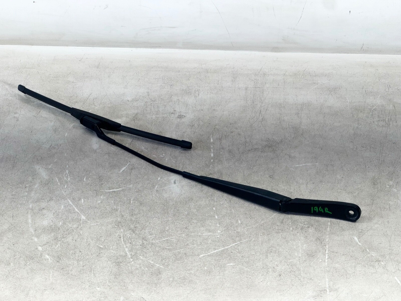 17-20 JAGUAR F-PACE FRONT RIGHT RH PASS SIDE WINDSHIELD WIPER ARM & BLADE