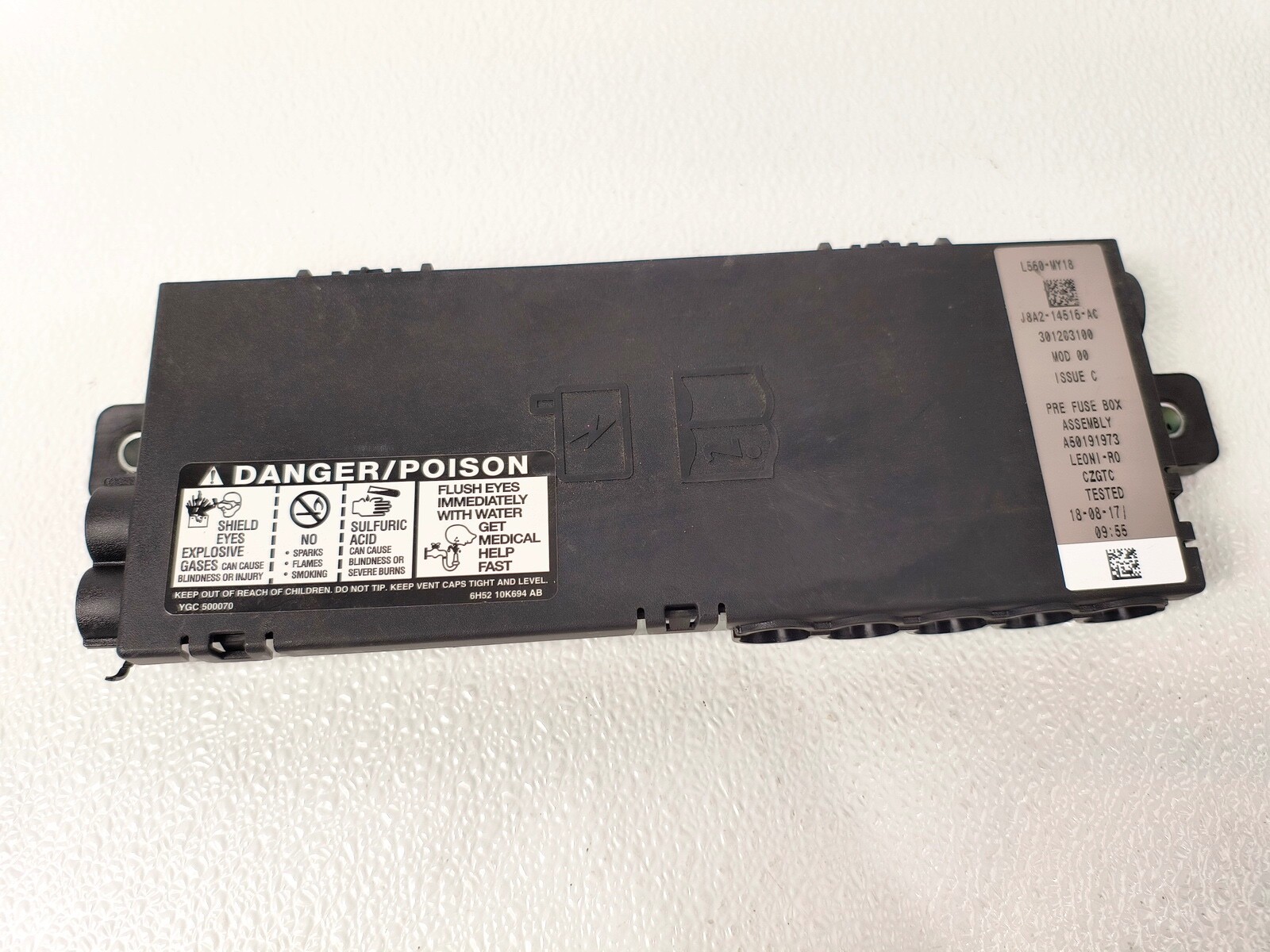17-20 JAGUAR F-PACE POSITIVE BATTERY FUSE BOX RELAY TERMINAL CONTROL MODULE