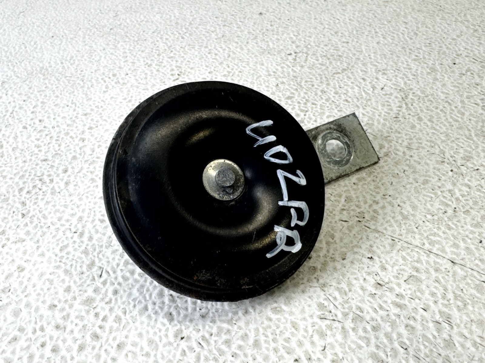14-20 MITSUBISHI OUTLANDER RIGHT RH PASS SIDE LOW PITCH NOTE HORN SIGNAL