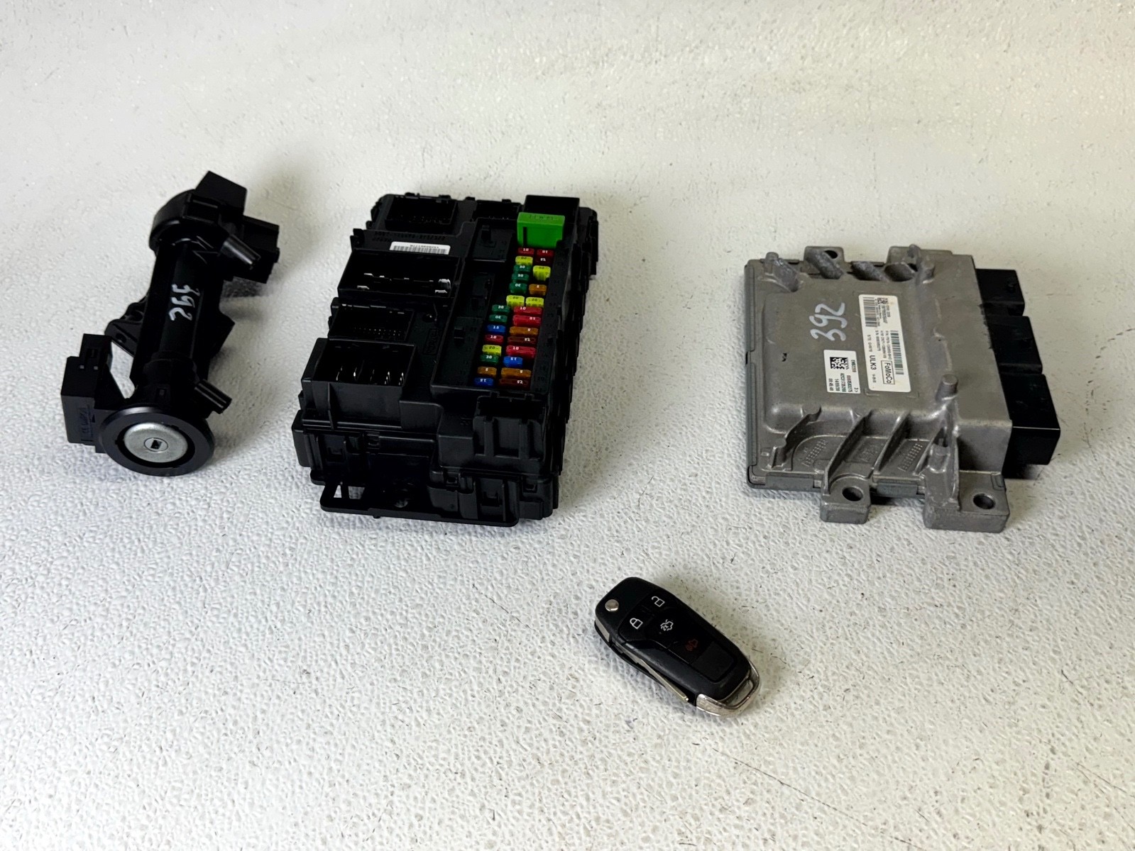 15 2015 FORD FUSION 2.0L HYBRID FWD ECU BCM ENGINE BODY CONTROL MODULE W/KEY
