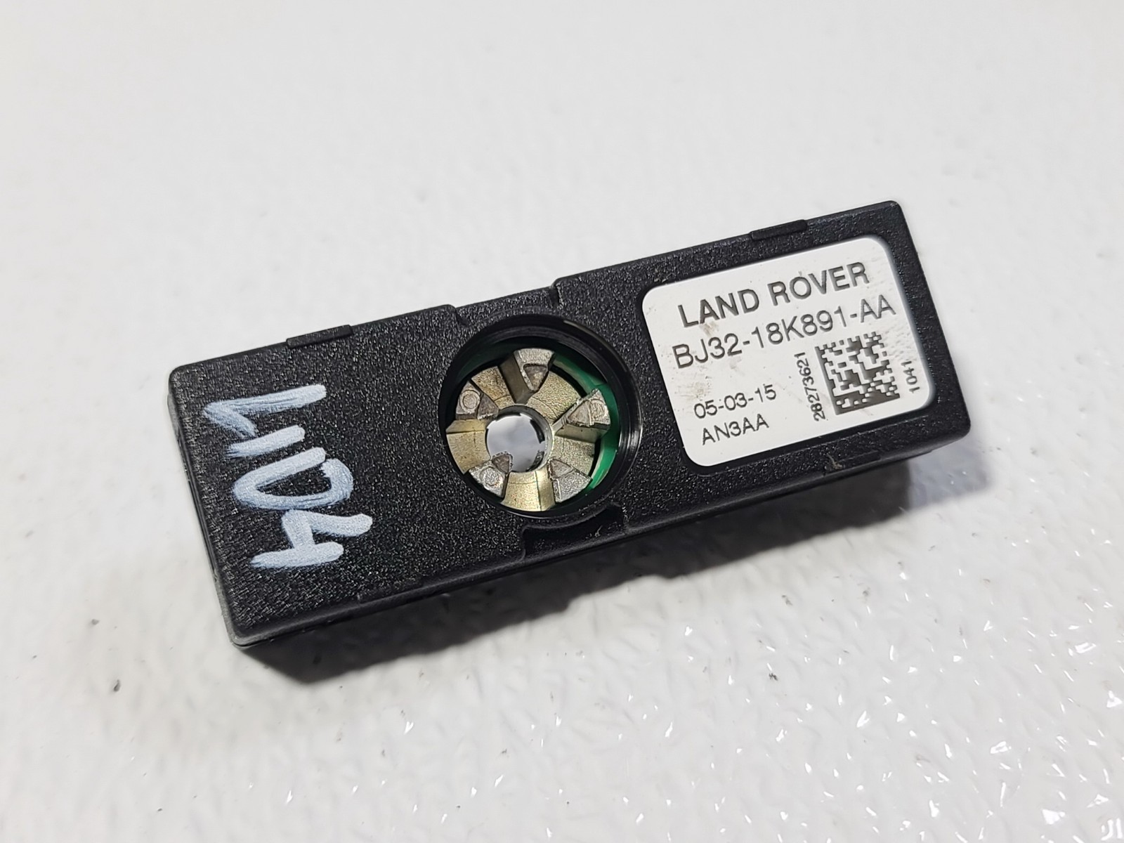 12-19 LAND ROVER EVOQUE AERIAL ANTENNA ISOLATOR AMPLIFIER RECEIVER MODULE
