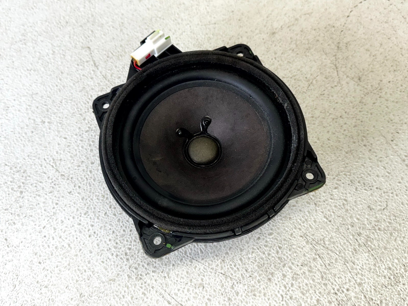 16-20 KIA SORENTO REAR RIGHT RH PASS SIDE DOOR AUDIO SOUND SPEAKER