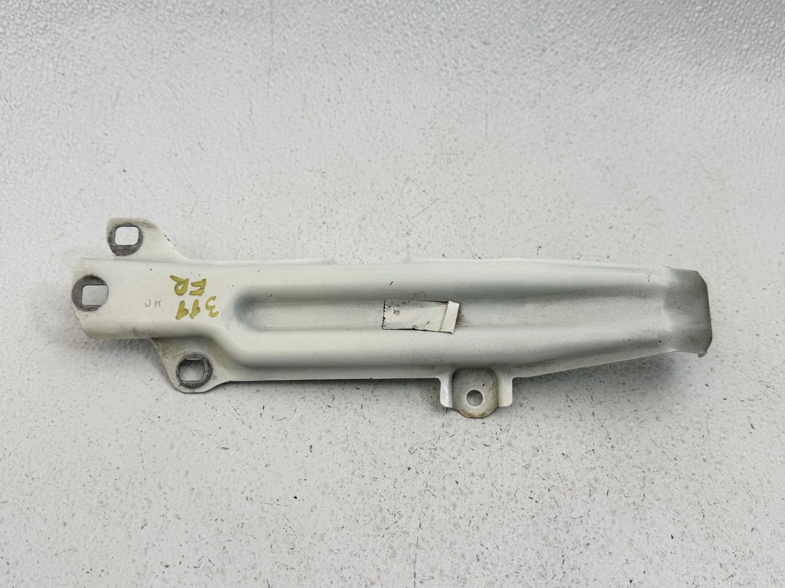 13-20 INFINITI JX35 QX60 FRONT RIGHT PASSENGER SIDE FENDER BRACKET PANEL