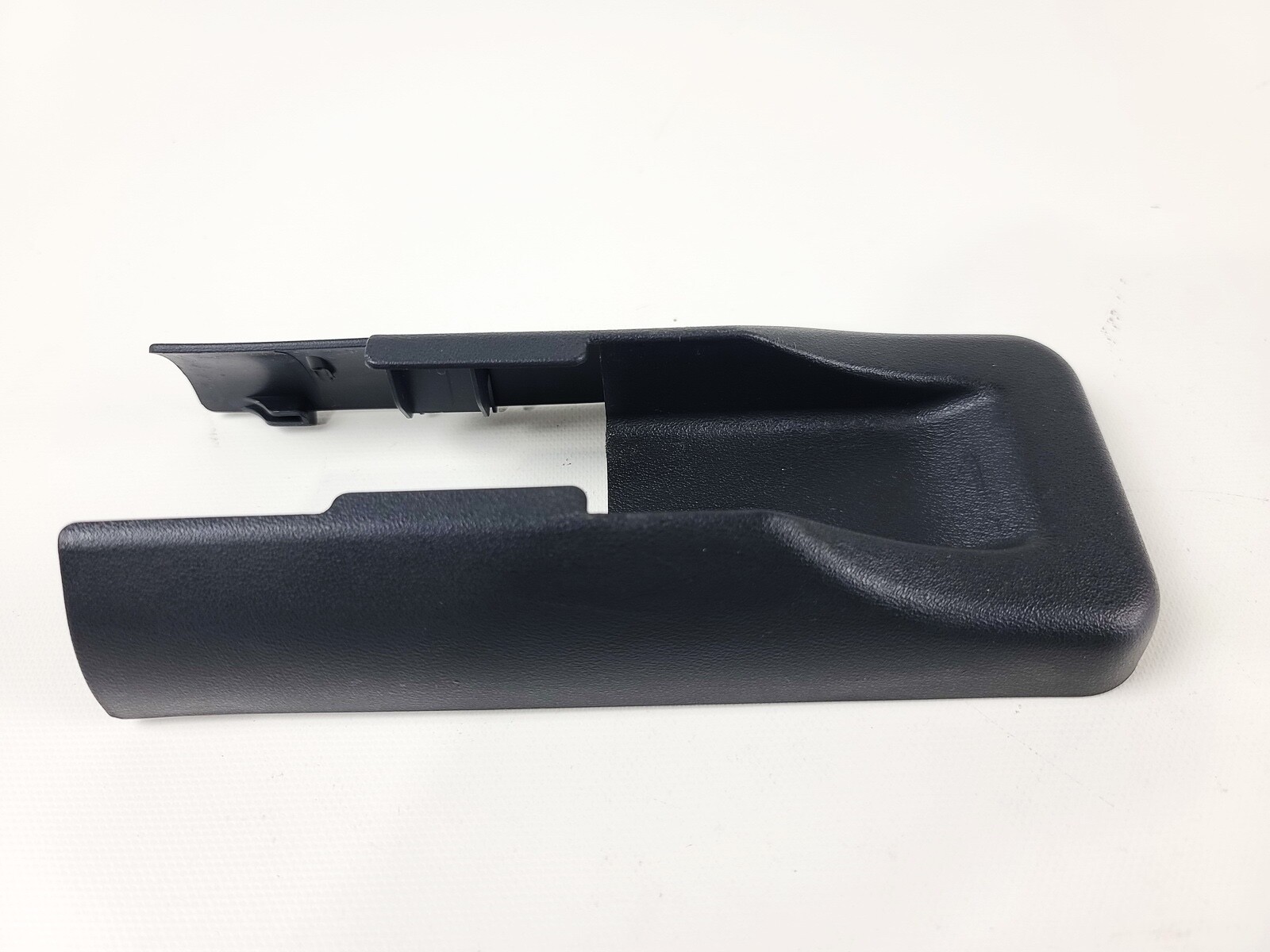 13-20 INFINITI QX60 JX35 REAR RIGHT PASSENGER SIDE SEAT END COVER TRACK TRIM