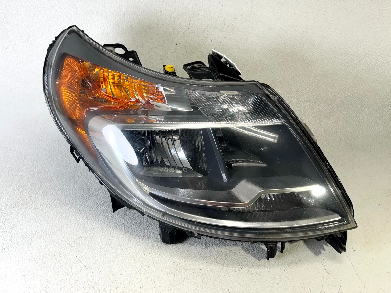 20-22 RAM PROMASTER FRONT RIGHT RH PASS SIDE HEADLIGHT LAMP ASSEMBLY DAMAGED