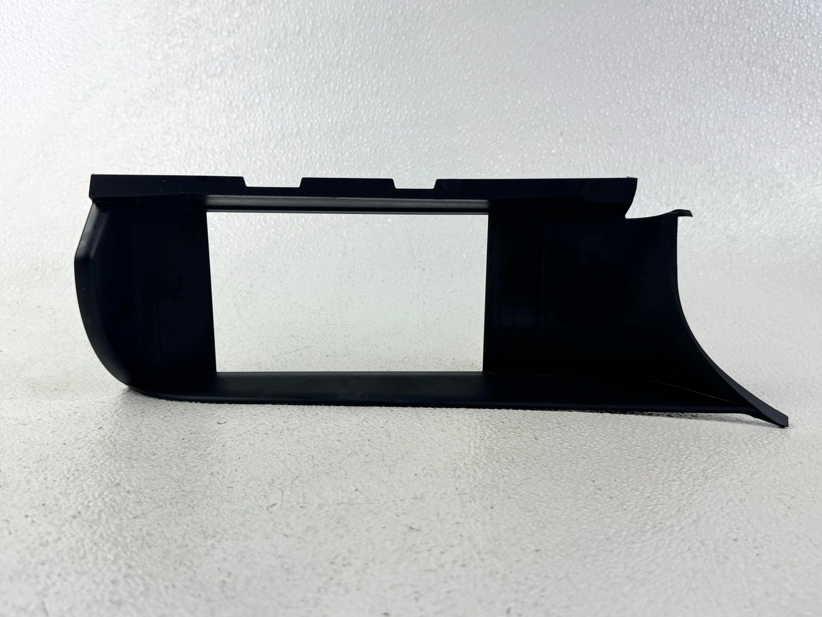 17-19 INFINITI QX30 FRONT DASHBOARD RADIO DISPLAY BEZEL COVER TRIM PANEL