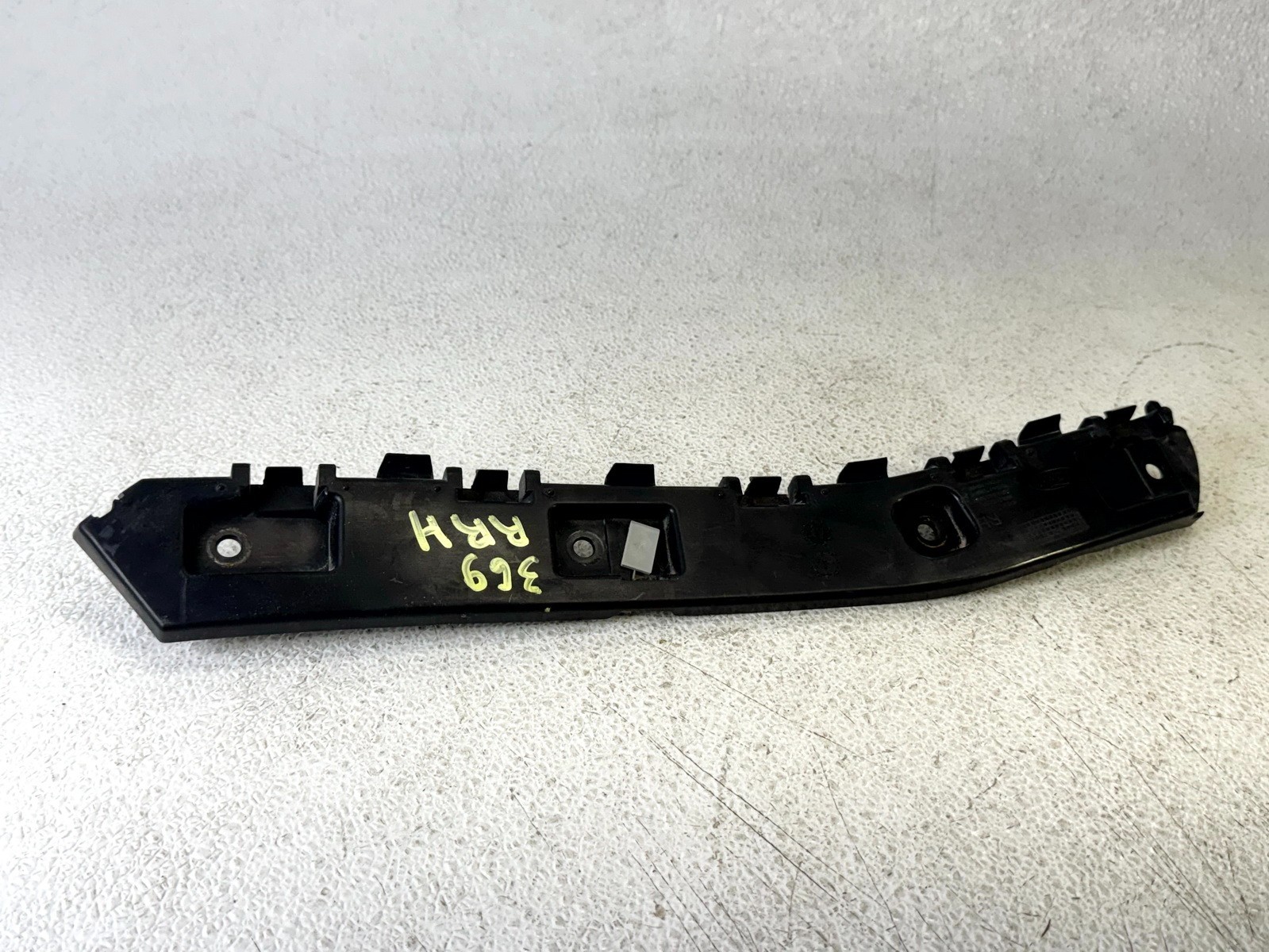 13-19 FORD ESCAPE REAR RIGHT RH PASS SIDE BUMPER SUPPORT MOUNT BRACKET