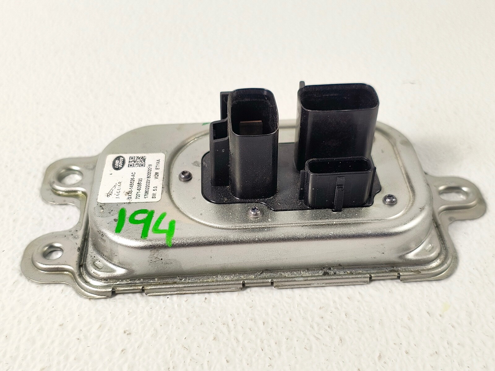 17-20 JAGUAR F-PACE XF XE REAR RIGHT SIDE VOLTAGE CONVERTER CONTROL MODULE