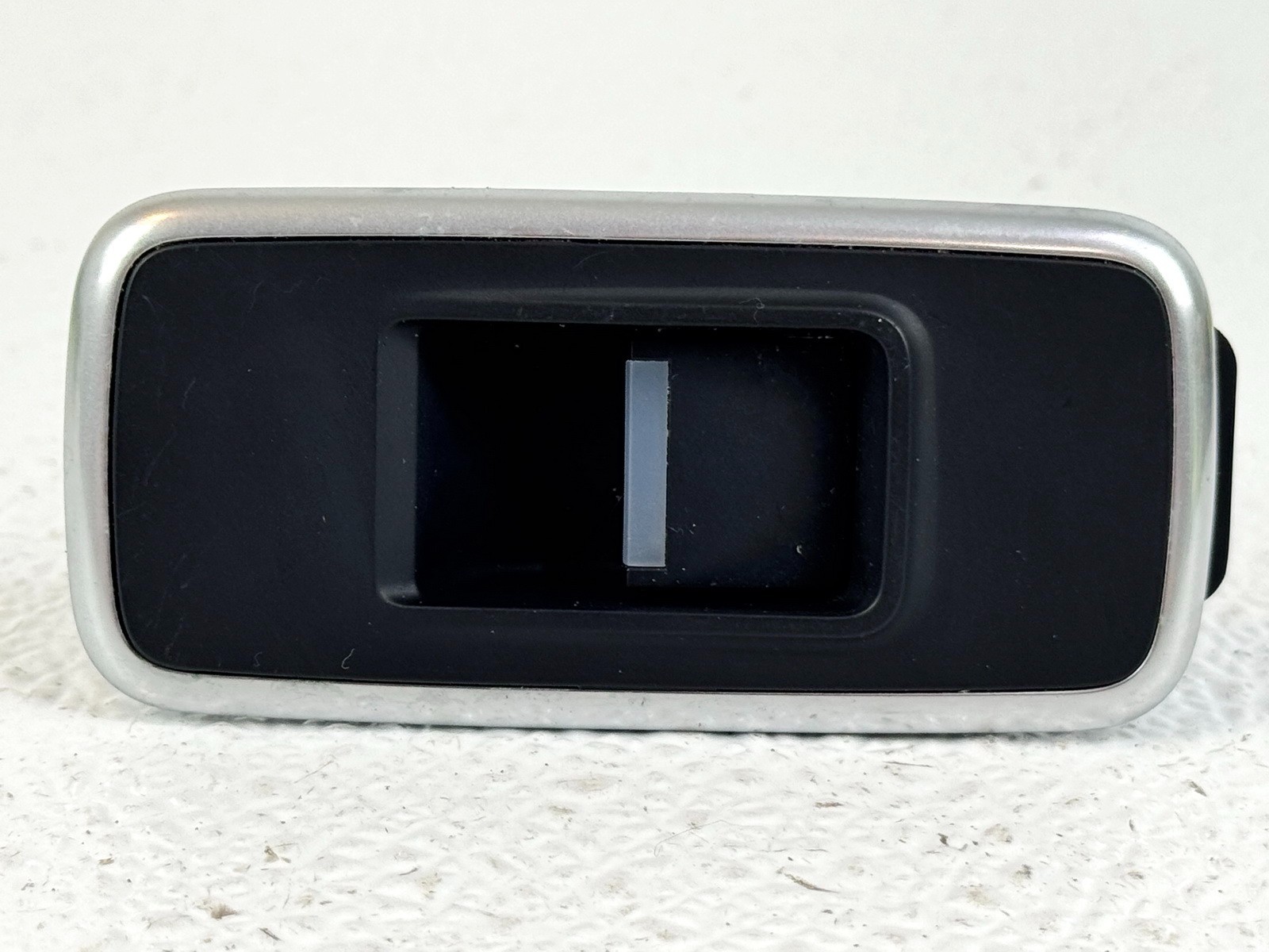 16-20 JAGUAR F-PACE XE REAR LEFT LH DRIVER SIDE WINDOW CONTROL SWITCH TRIM