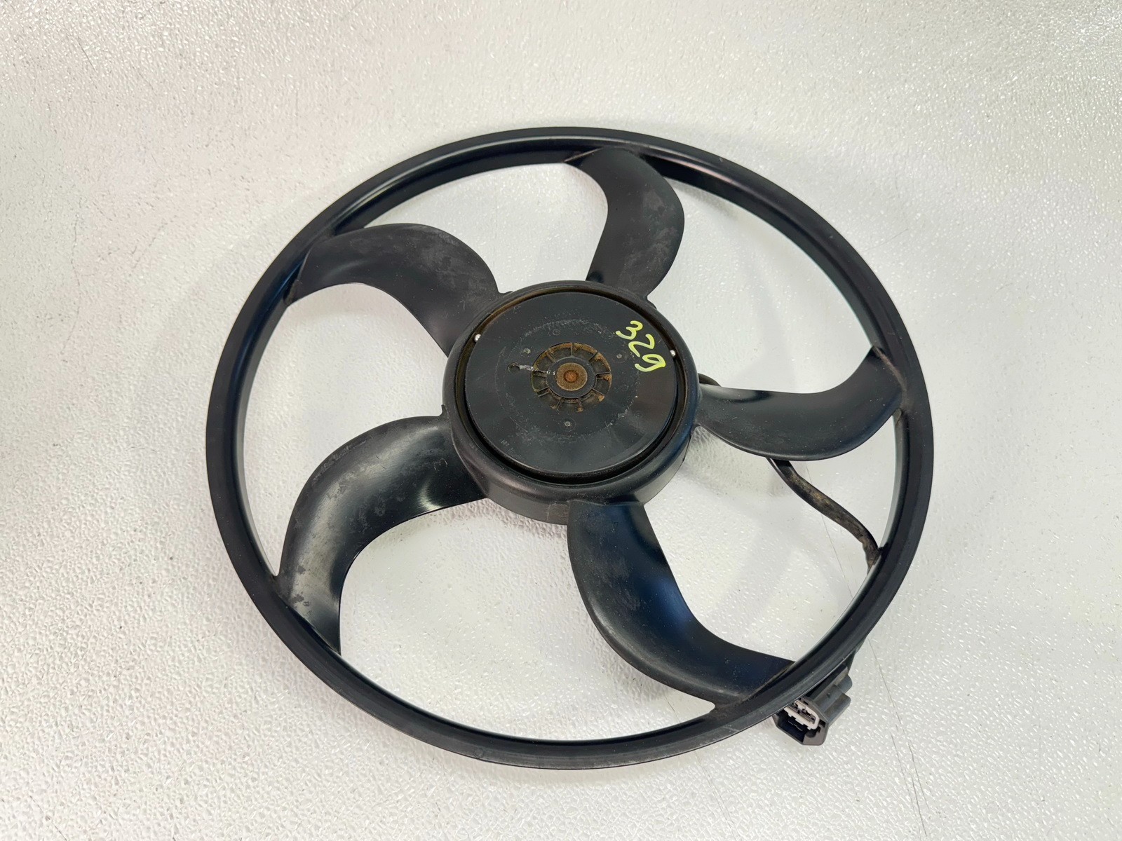 13-20 LINCOLN MKZ 2.0L HYBRID RADIATOR COOLING FAN W / WIRE
