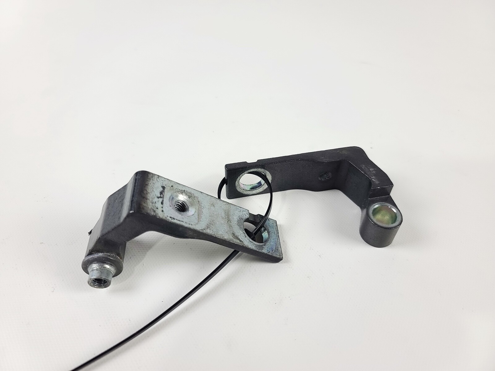 13-18 FORD C-MAX REAR RIGHT PASS SIDE DOOR UPPER LOWER MOUNTING MOUNT HINGE