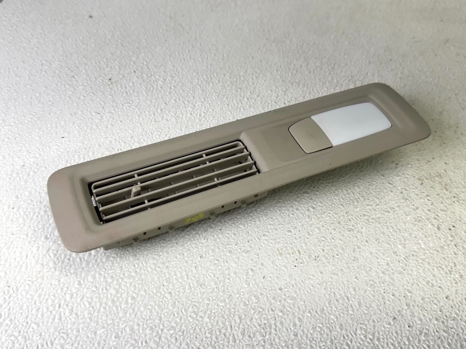 22-23 INFINITI QX60 REAR LEFT SIDE OVERHEAD ROOF DOME LIGHT W / AIR VENT