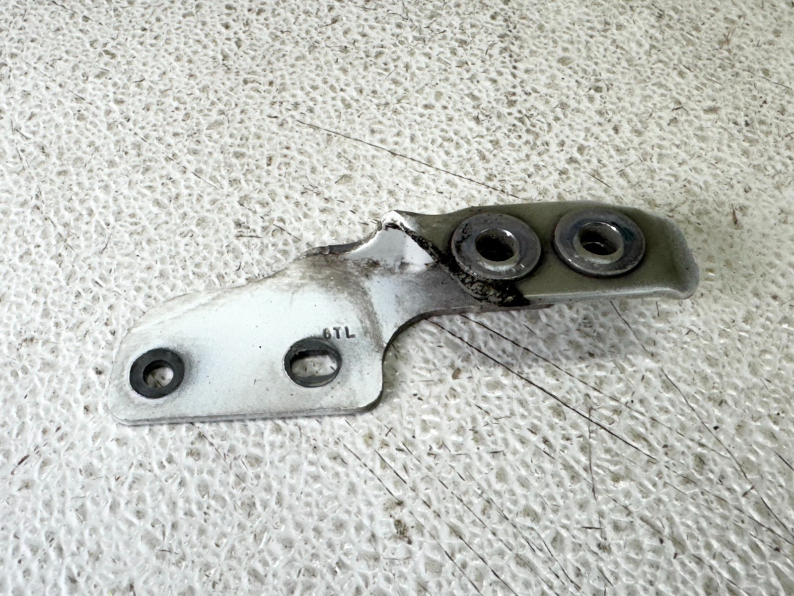 22-25 NISSAN PATHFINDER FRONT LEFT LH DRIVER SIDE FENDER LOWER MOUNT BRACKET