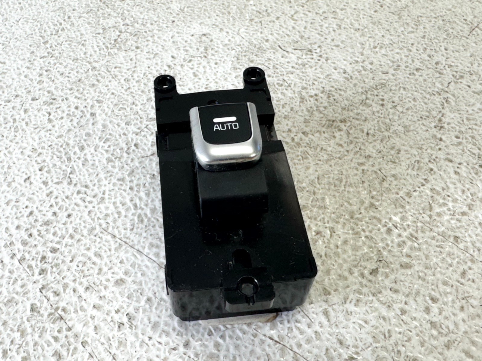 16-20 KIA SORENTO REAR RIGHT RH PASS SIDE DOOR WINDOW CONTROL SWITCH BUTTON