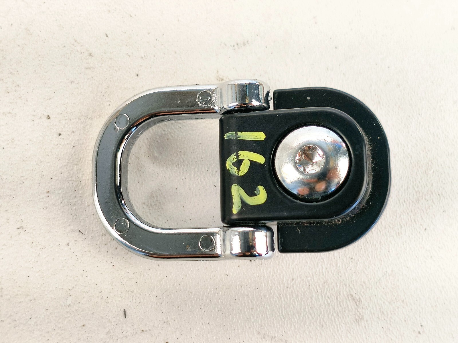 15-23 LAND ROVER DISCOVERY SPORT REAR RIGHT/LEFT SIDE TIE DOWN HOOK LUGGAGE