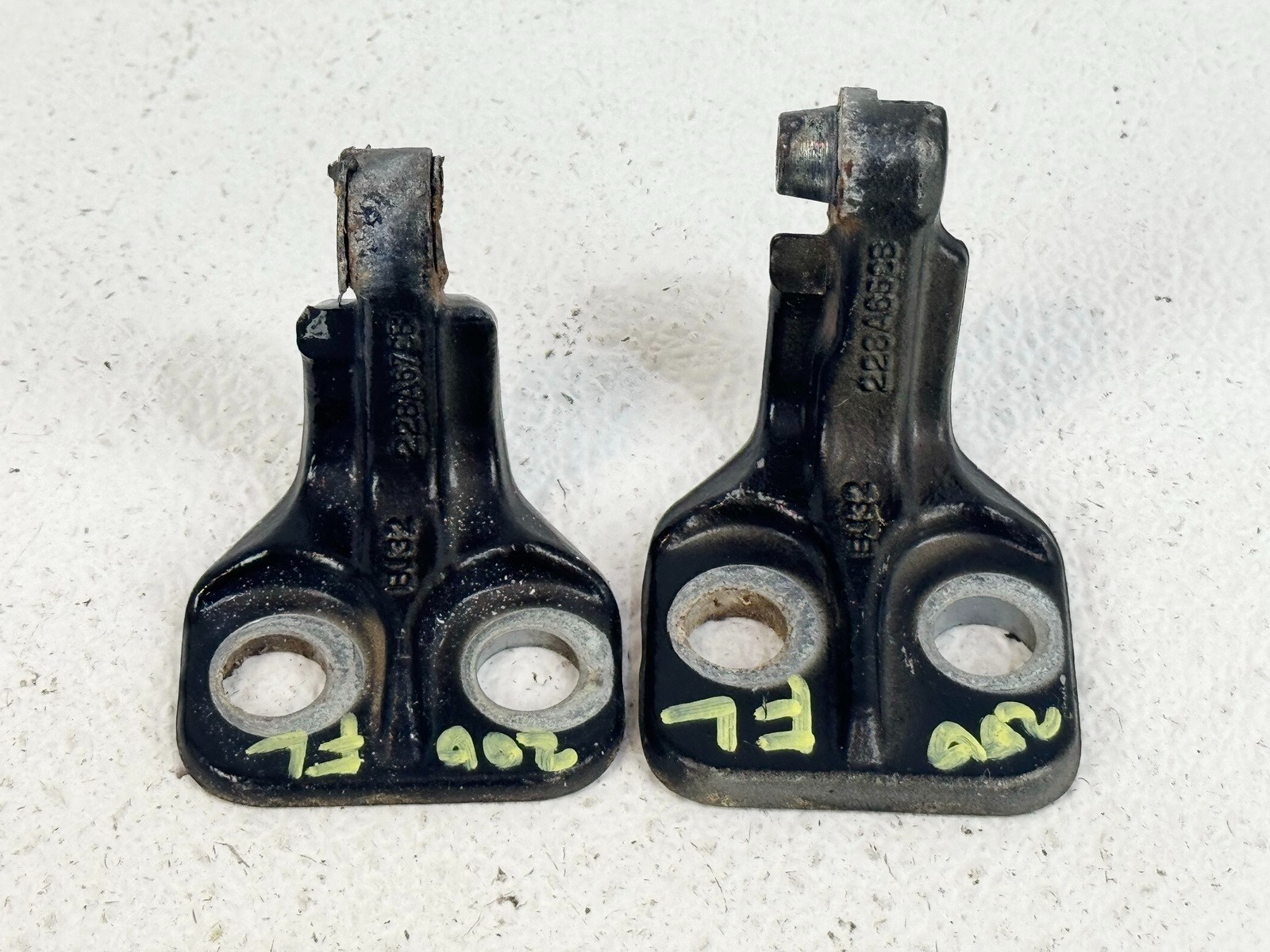 17-23 RANGE ROVER EVOQUE FRONT LEFT LH SIDE DOOR UPPER & LOWER HINGE PAIR