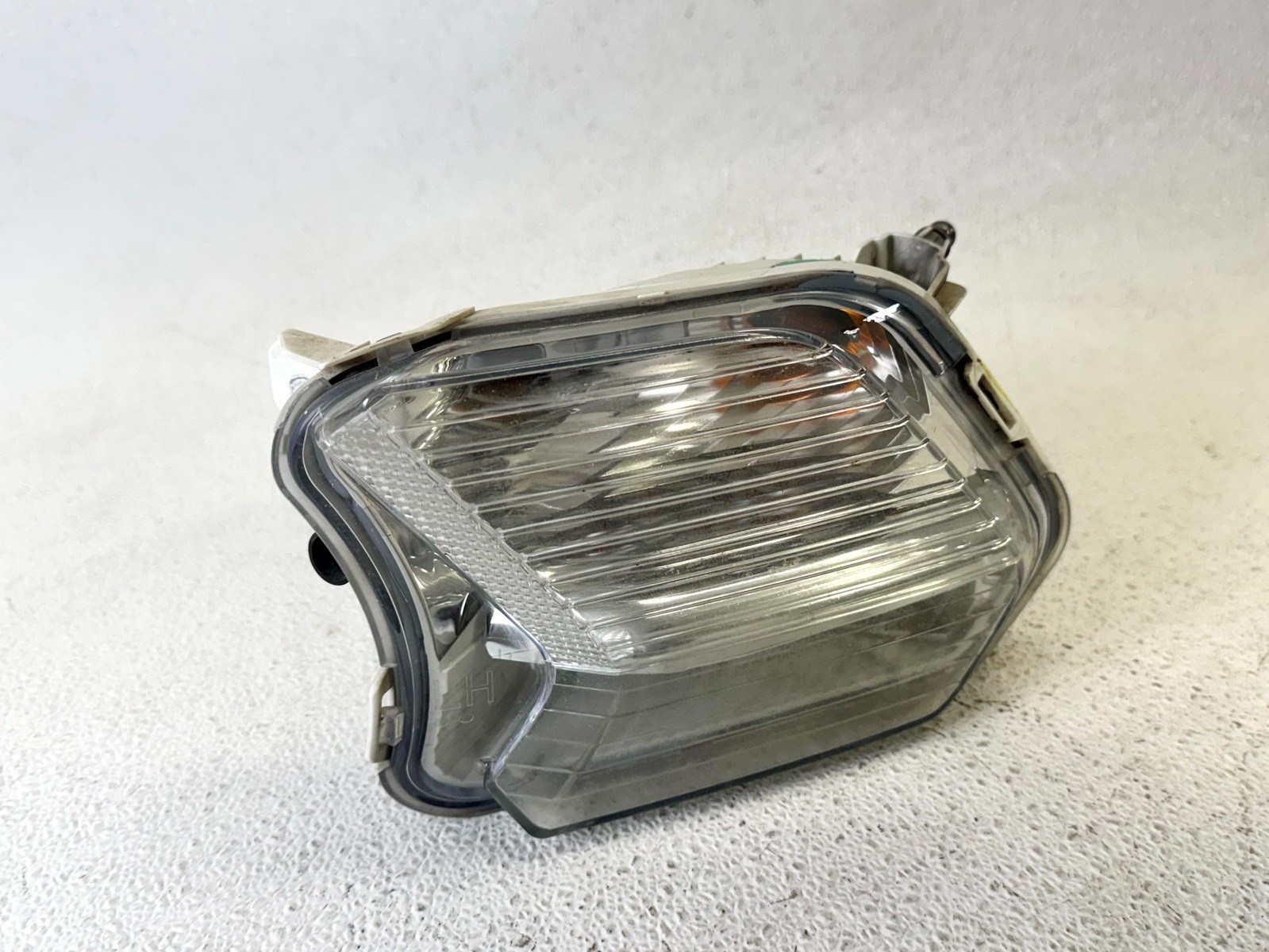 17-19 FORD ESCAPE FRONT LEFT LH DRIVER SIDE FOG LIGHT LAMP ASSEMBLY