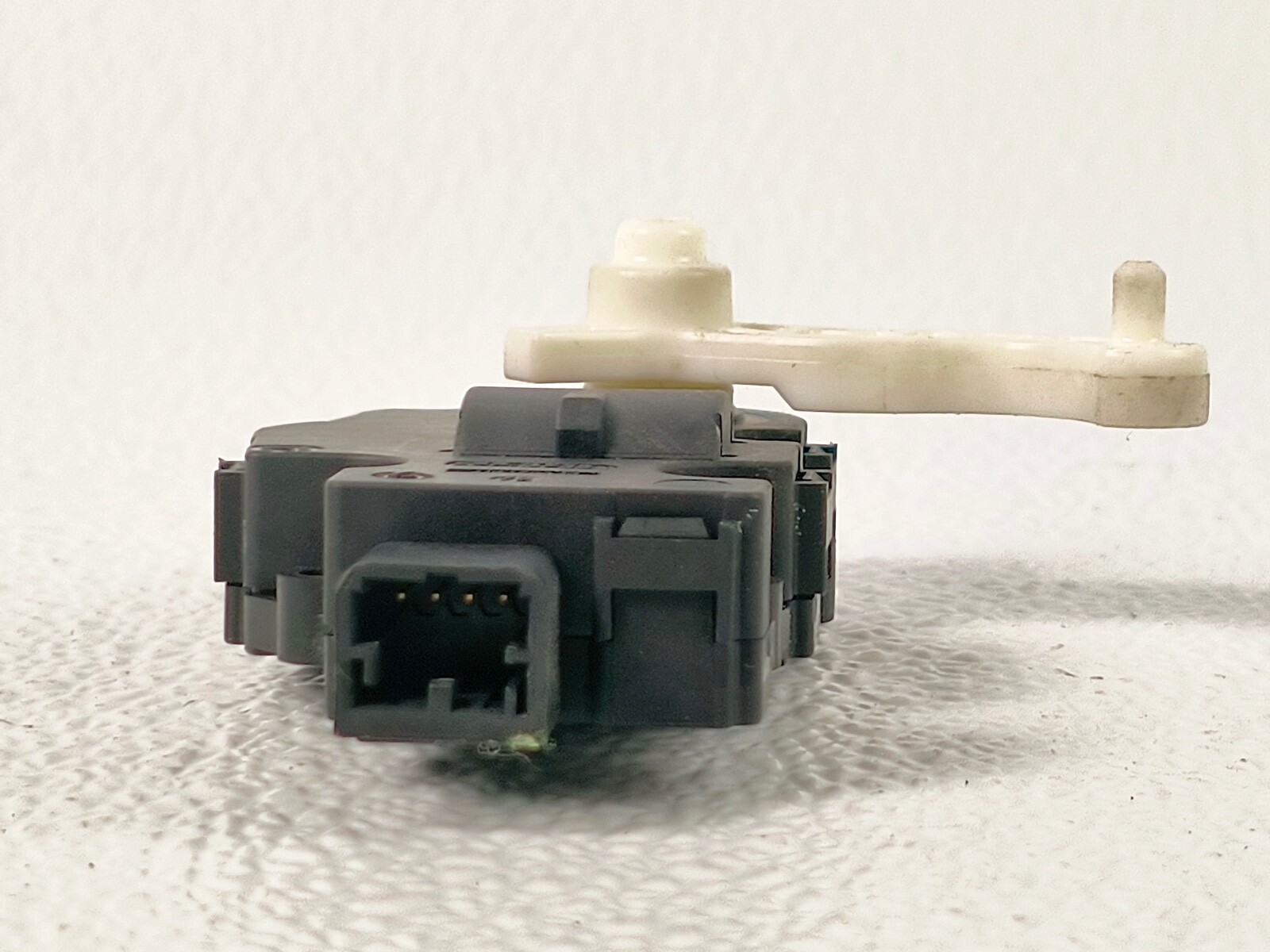 17-23 JUGUAR XE F-PACE HVAC A/C HEATER AIR VENT FLAP ACTUATOR MOTOR UNIT