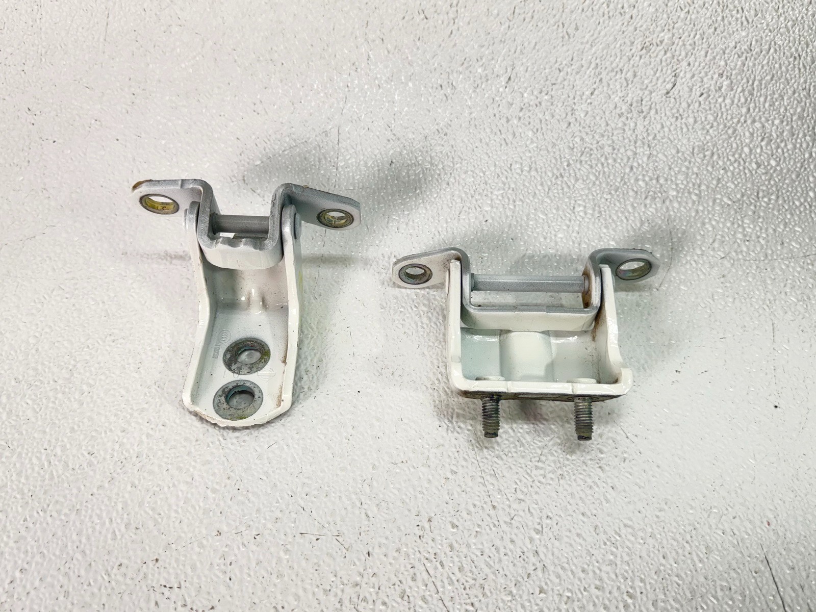 13-20 INFINITI QX60 JX35 REAR LEFT DRIVER SIDE DOOR UPPER & LOWER HINGE SET