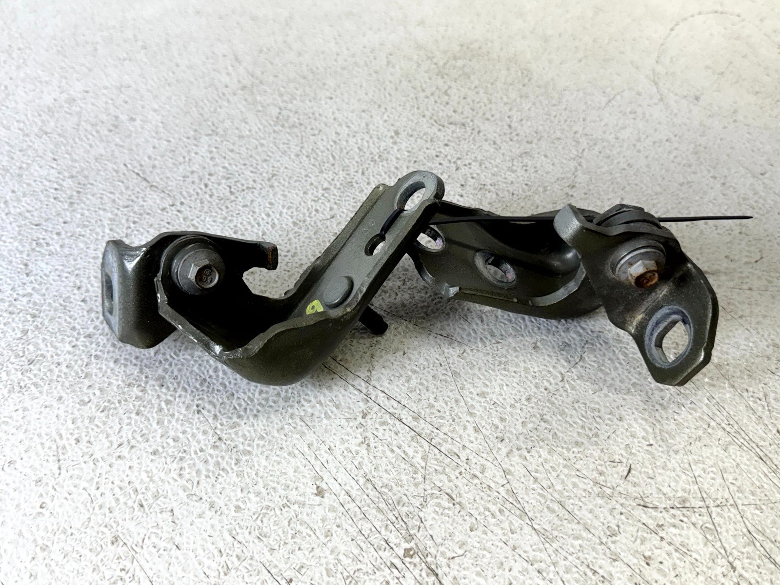 13-19 FORD ESCAPE FRONT RIGHT RH PASS SIDE DOOR UPPER & LOWER HINGE SET