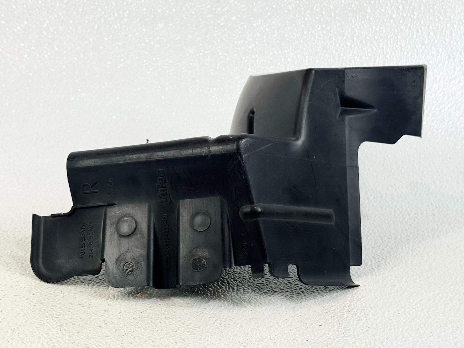 11-17 INFINITI QX80 QX56 FRONT RIGHT RH PASSENGER RADIATOR SIDE UPPER SEAL