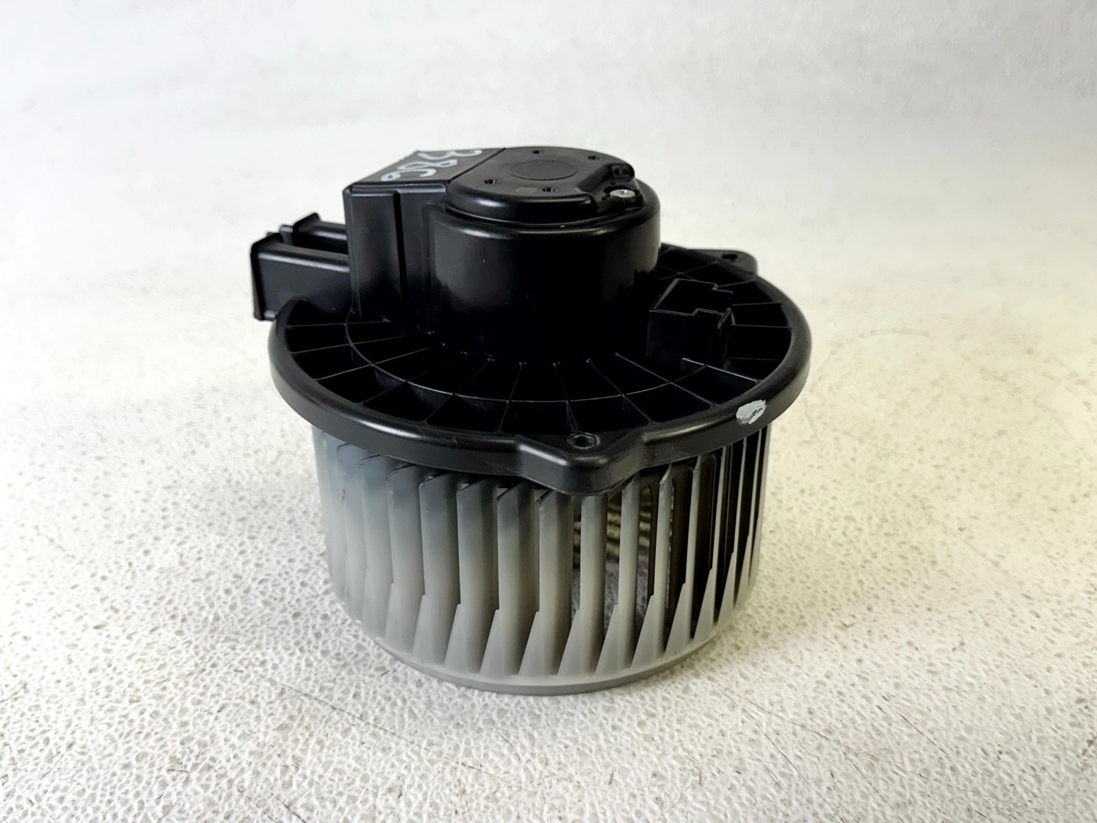 10-19 SUBARU OUTBACK A / C HVAC HEATER BLOWER MOTOR FAN WHEEL