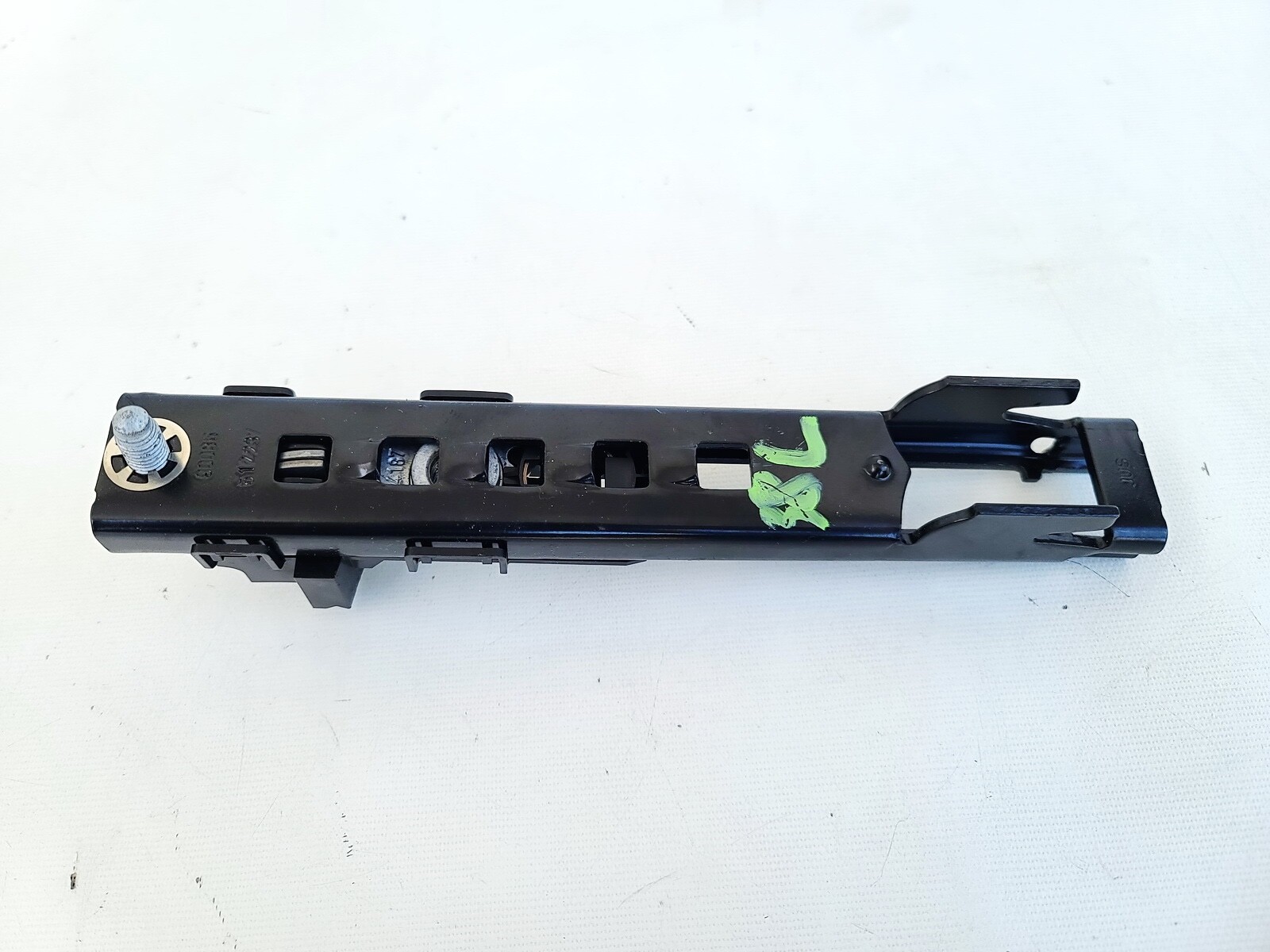 17-19 INFINITI QX30 FRONT LEFT LH DRIVER SIDE SEAT BELT HEIGHT ADJUSTER