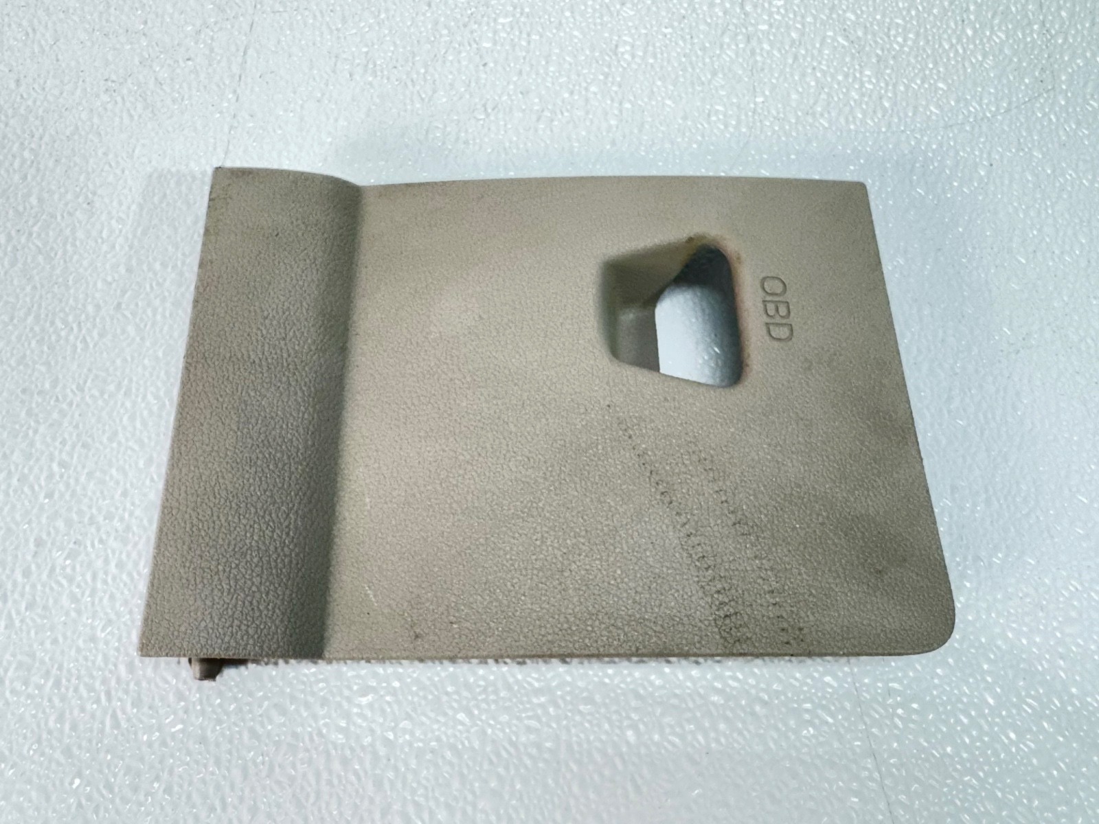 13-19 FORD ESCAPE DASHBOARD OBD FUSE BOX ACCESS DOOR COVER LID TRIM PANEL