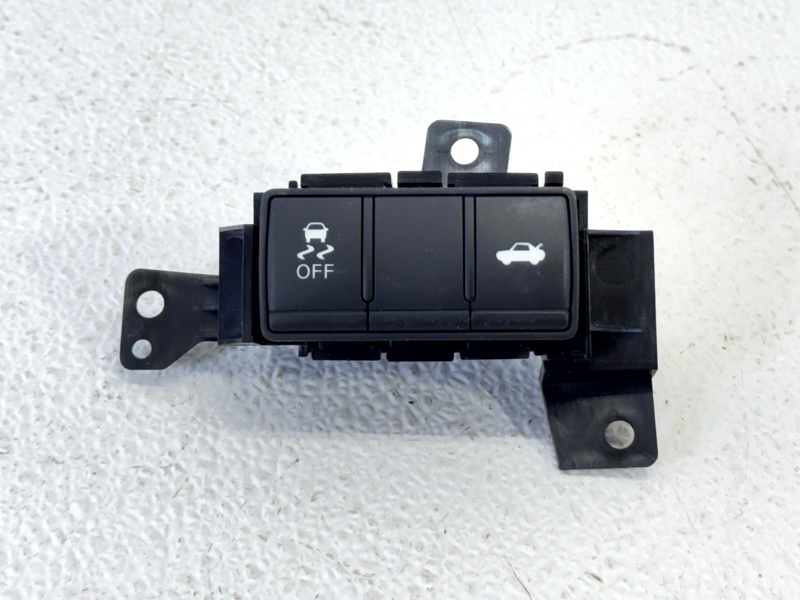 16-23 INFINITI Q50 DASH LEFT TRACTION CONTROL & TRUNK RELEASE CONTROL BUTTON