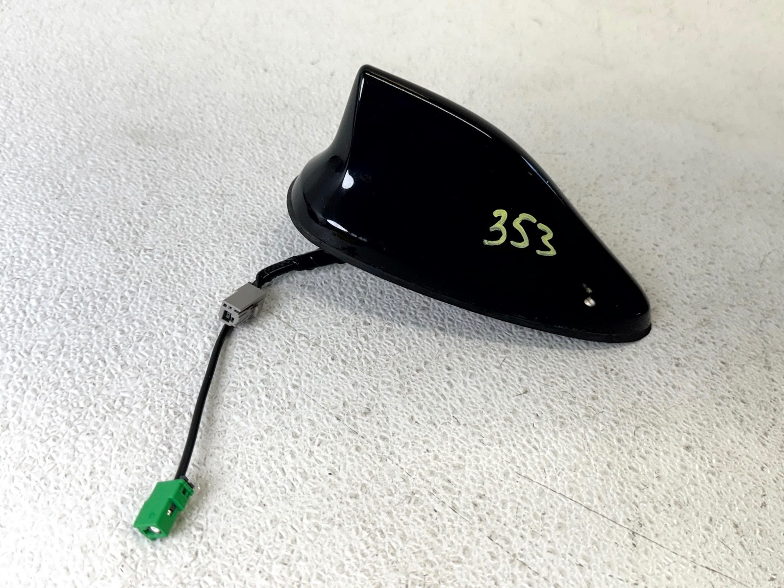 16-20 INFINITI QX60 UPPER ROOF SHARK FIN TOP SATELLITE ANTENNA W/ COVER